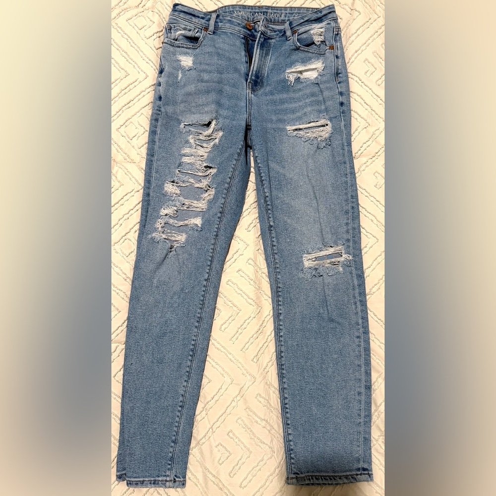 American Eagle Mom Jeans Distressed Light Wash Ripped Straight Leg Denim